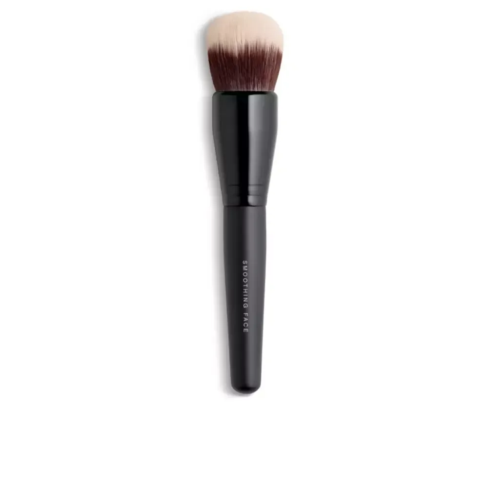 bareMinerals SMOOTHING face brush