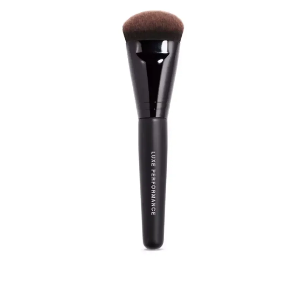 bareMinerals LUXE PERFORMANDE liquid foundation brush