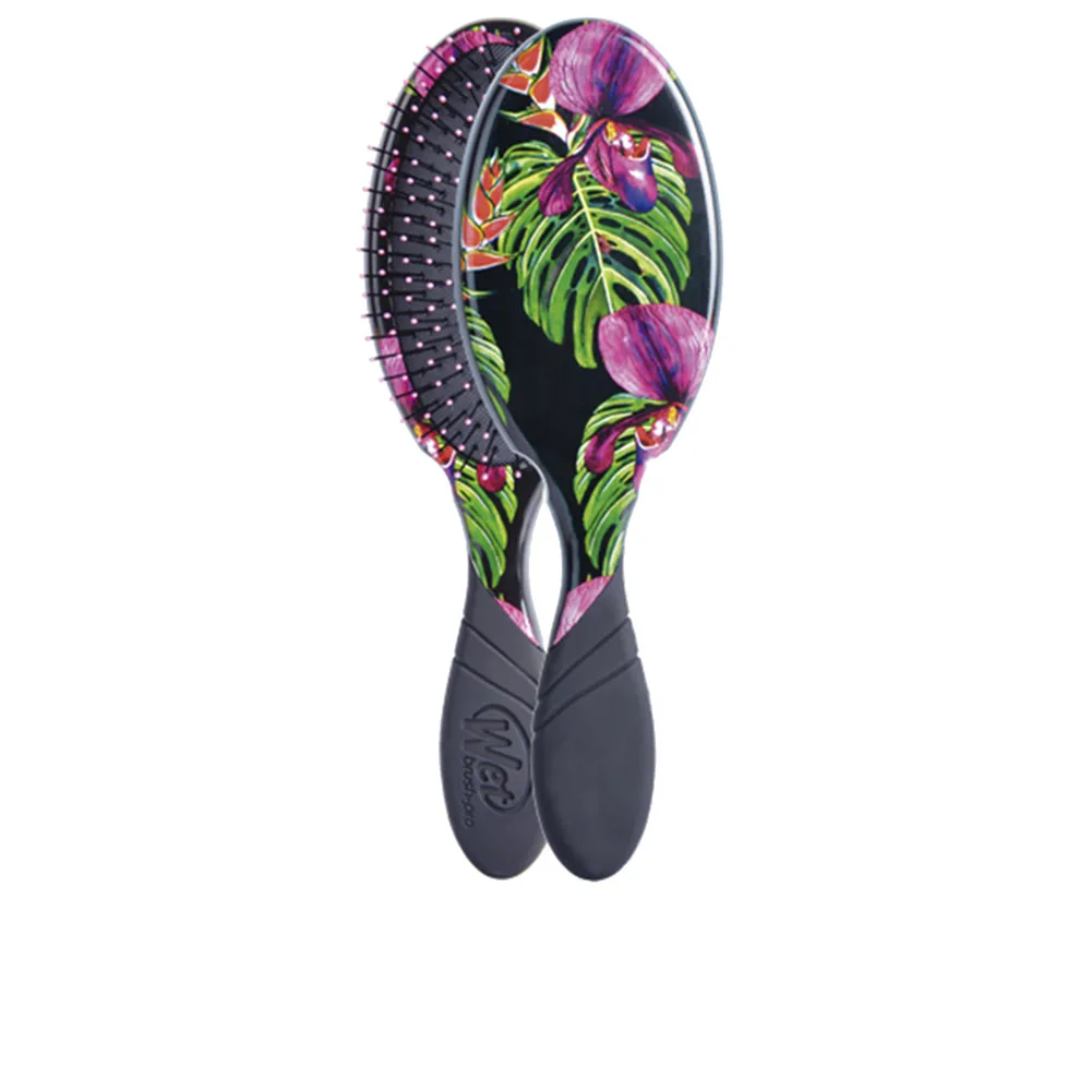 The Wet Brush PROFESSIONAL PRO detangler